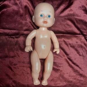 UNEEDA Doll Co. Vinyl Plastic Baby Doll Blue Eyes No Clothes 11.5"